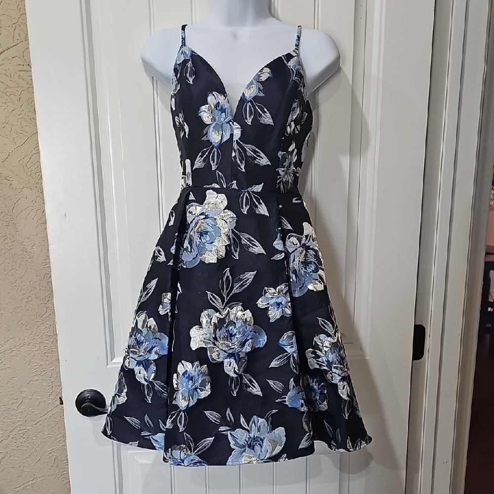 Elegant Black Floral Mini Dress